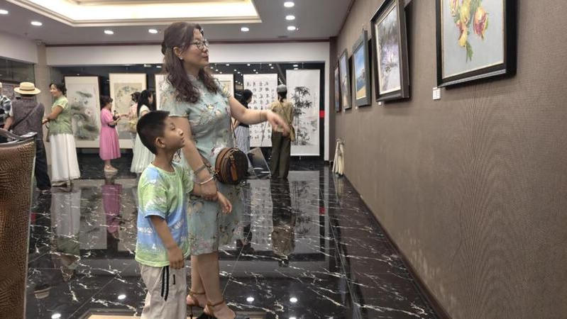 博彩公司网址女画家协会青年展暨新人新作展开幕.jpg 博彩导航网